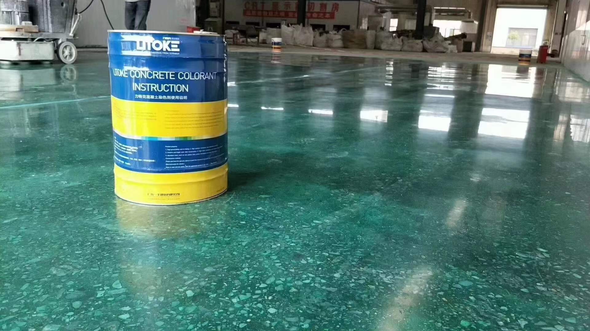 亮而不滑的地坪拋光液，濃縮滲透型地坪光亮劑！